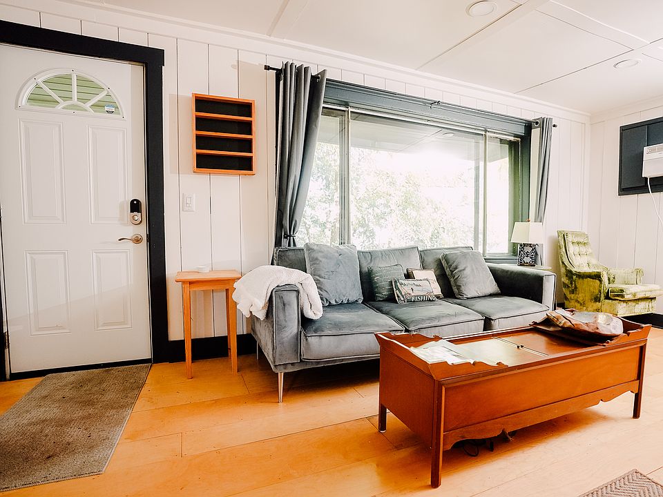 1st image of 225 S Germantown Rd #B