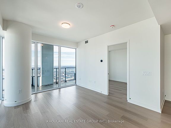 4th image of 448 Burnhamthorpe Rd W #3908