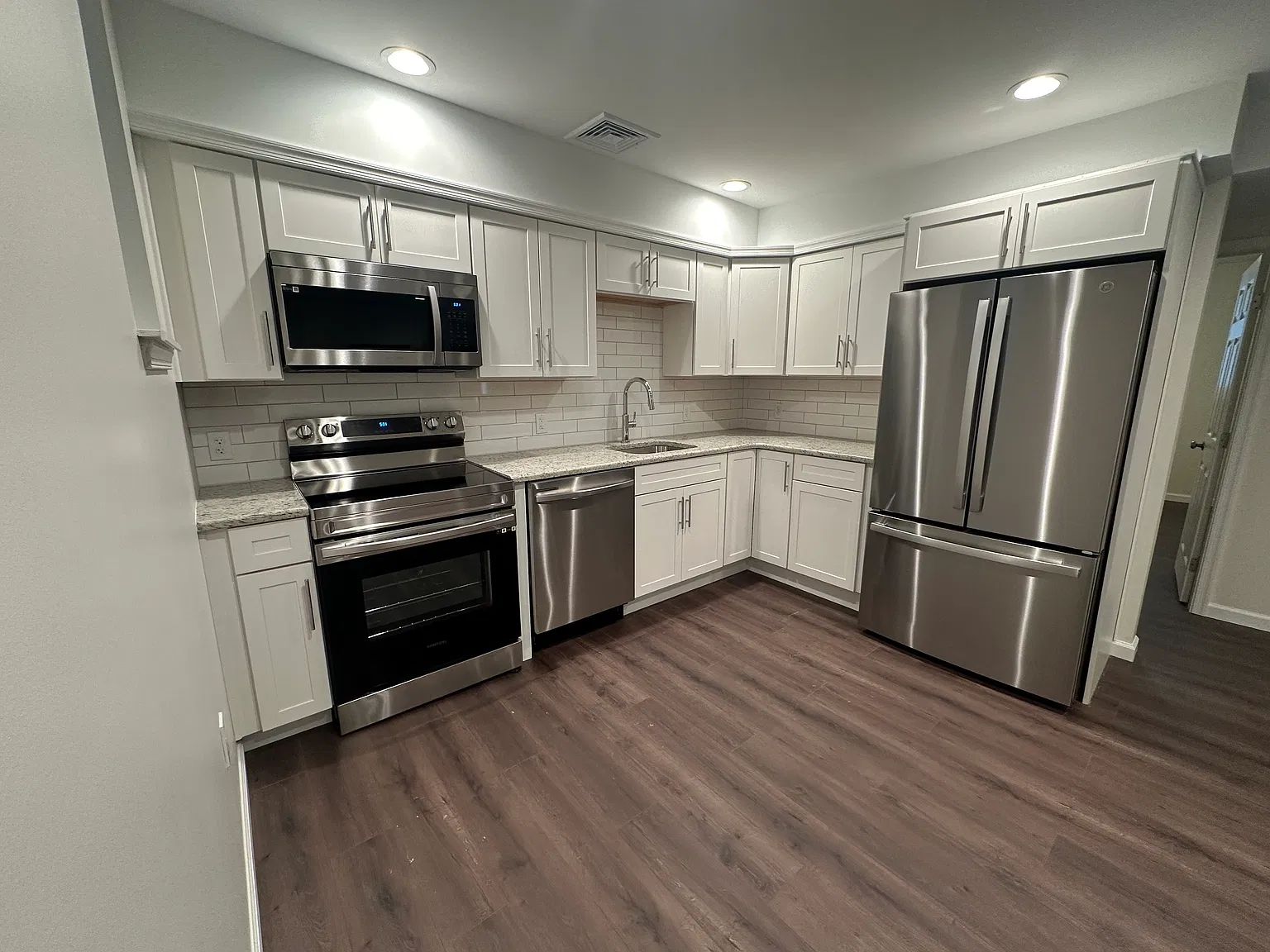 2 bed, 100 sqft, $1,500 — Photo 1