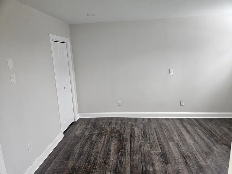 1015 S Beechfield Ave — Photo 37