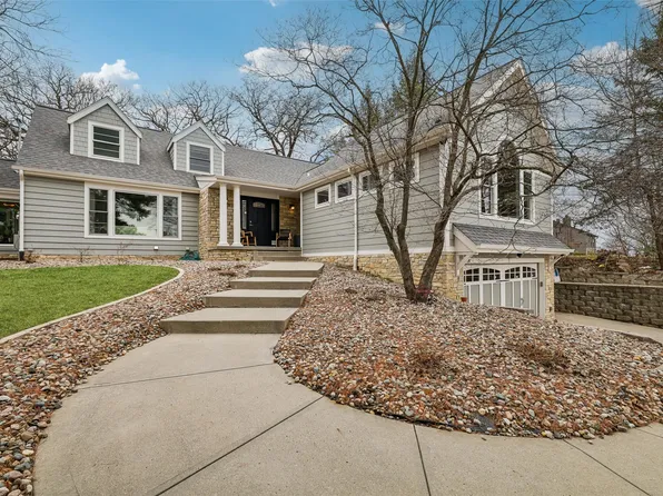 3939 River Oaks Dr, Des Moines, IA 50312