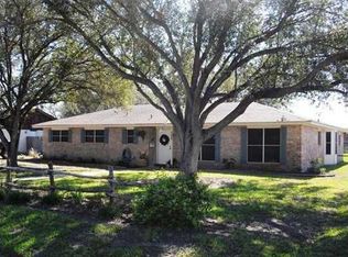 408 E 10th St, Bishop, TX 78343
