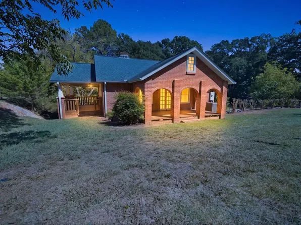403 S Pew St, Westminster, SC 29693