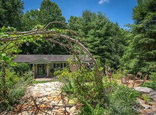 708 Dawnwood Ln, Hendersonville, NC 28791