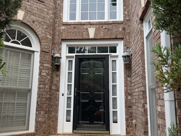 310 Carriage Oaks Dr, Tyrone, GA 30290