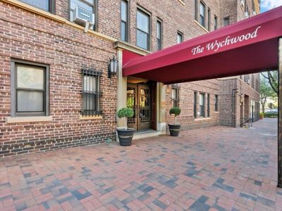 8 Barstow Road #4F, Great Neck, NY, 11021