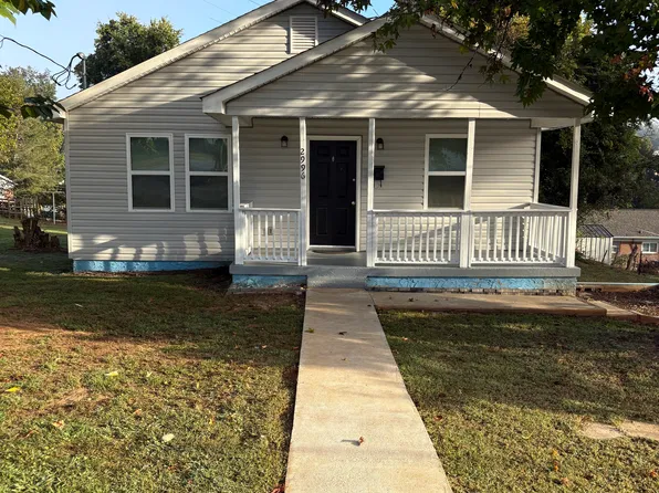 2996 1st Ave NW, Hickory, NC 28601
