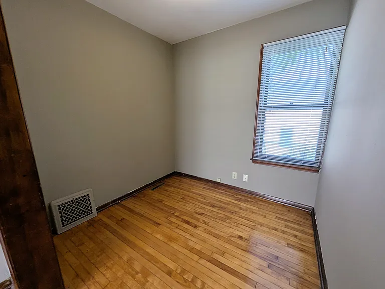 72 Maria Ave — Photo 10