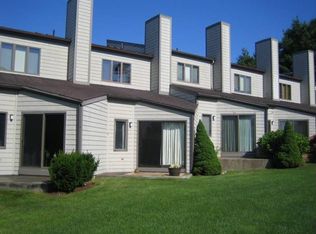 41 Seabreeze Ln, Bristol, RI 02809
