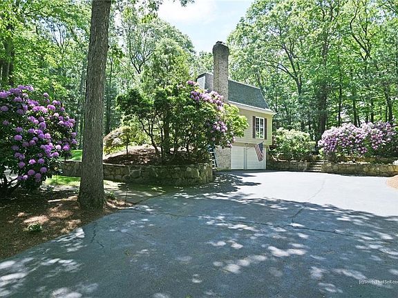4th image of 55 Deerfield Dr