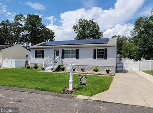 54 Cambridge Ave, Sicklerville, NJ 08081