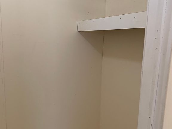 4th image of 11962 Watergate Cir #B