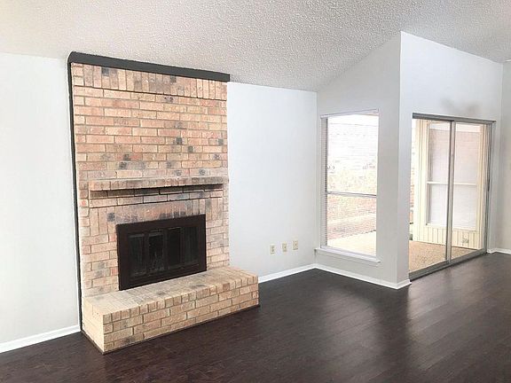 3rd image of 2925 Pegasus Dr