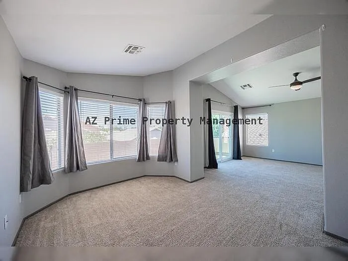 868 W Tremaine Ave — Photo 15