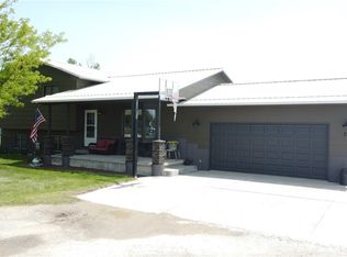 27 Rosebud Rd, Absarokee, MT 59001