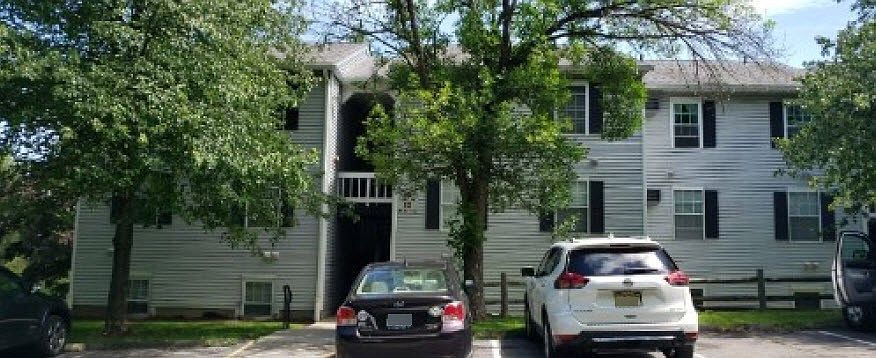 1st image of 12 Lexington Hl