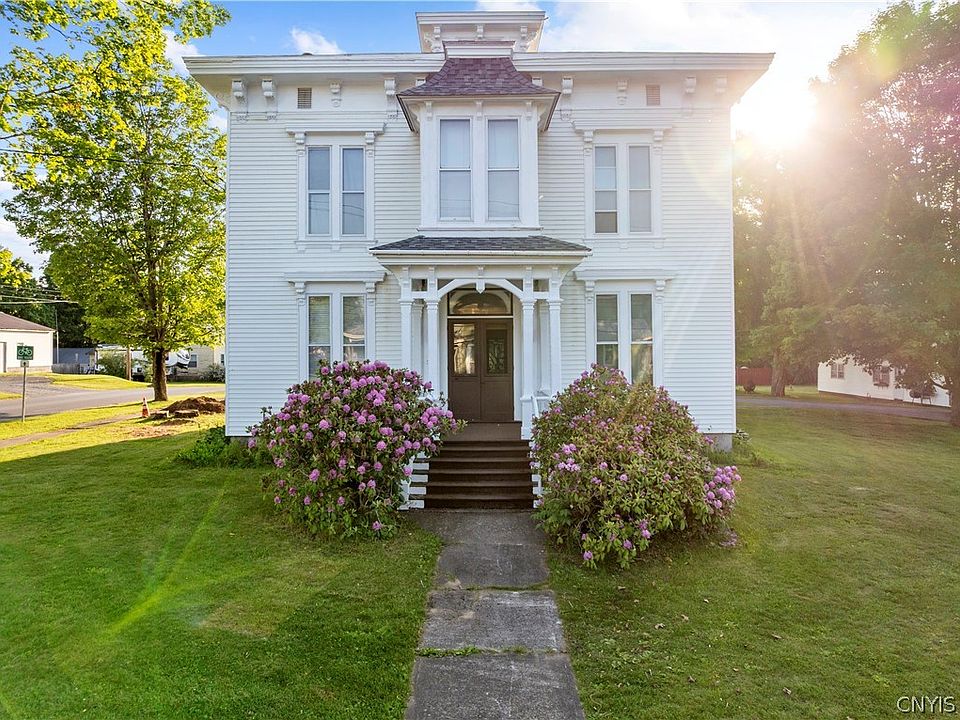 1st image of 302 Summit St