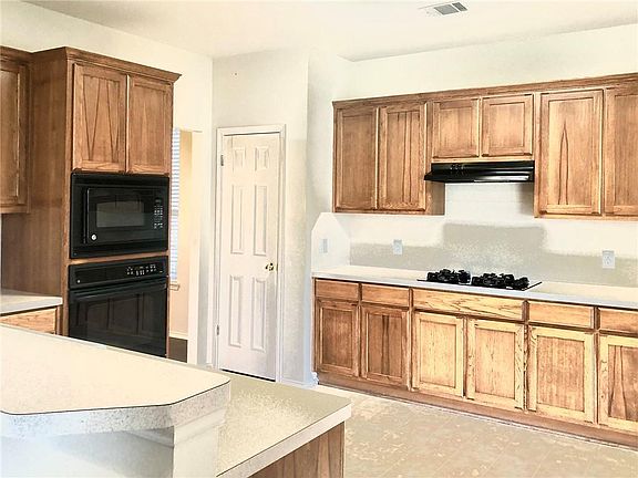 4th image of 3000 Sussex Gardens Ln