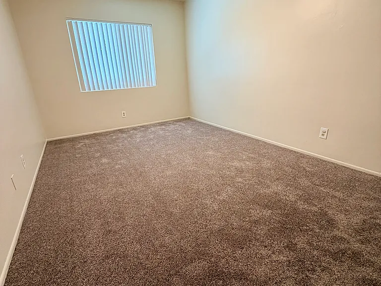12414 Dunrobin Ave #5 — Photo 5