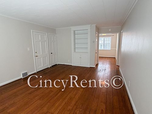 5th image of 837 Van Dyke Ave APT 3