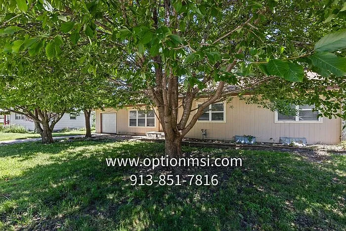 403 Shawn Dr — Photo 3