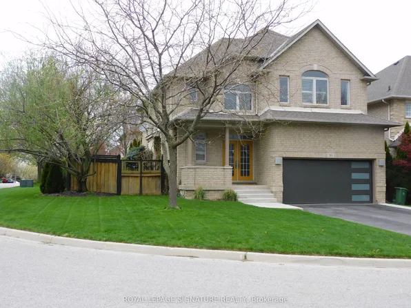 30 Walcotte Ave, Hamilton, ON L9K 1M8