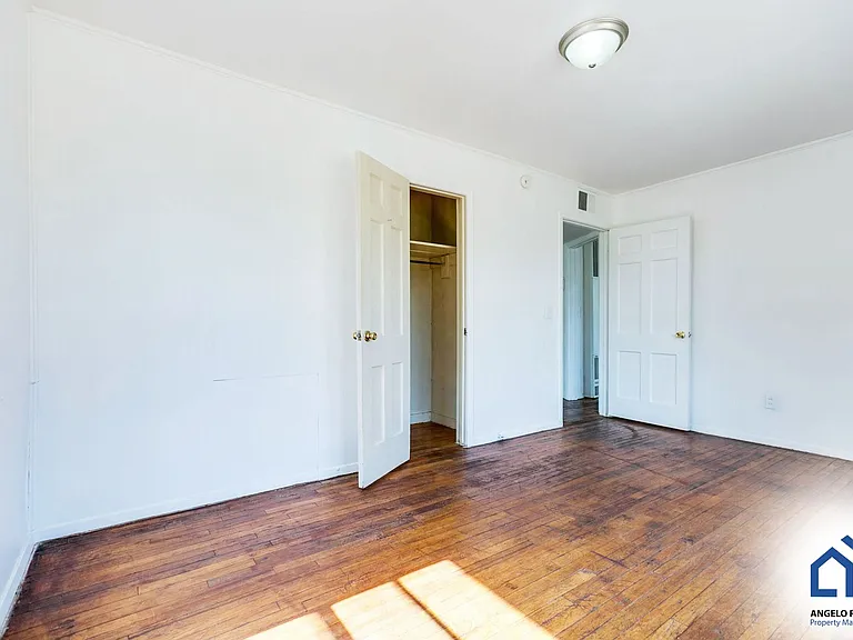 107 Belaire Ave — Photo 10