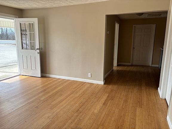 4th image of 1823 W Broad St