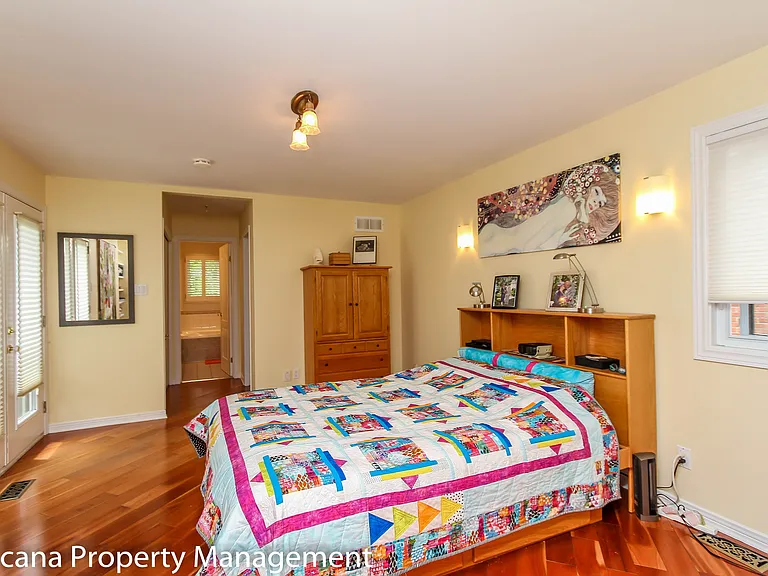 437 Riverdale Ave — Photo 16
