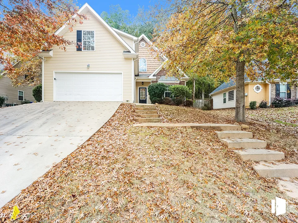 68 Tapestry Ln