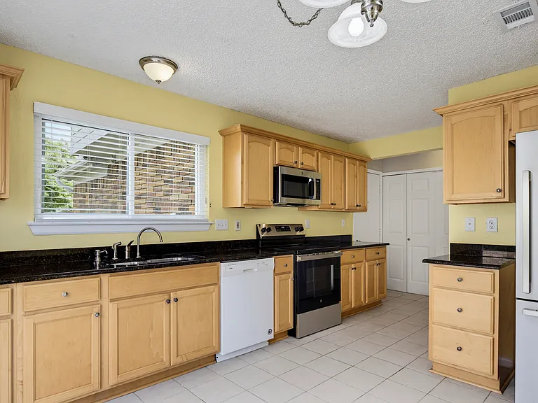 1937 Cheyenne Dr — Photo 9