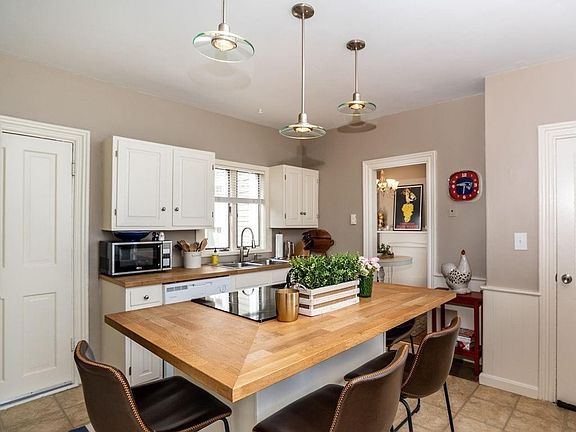 4th image of 5 Oakland St #5