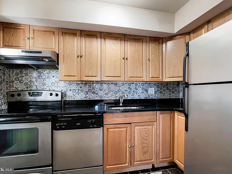 2212 Fairmount Ave #A — Photo 3