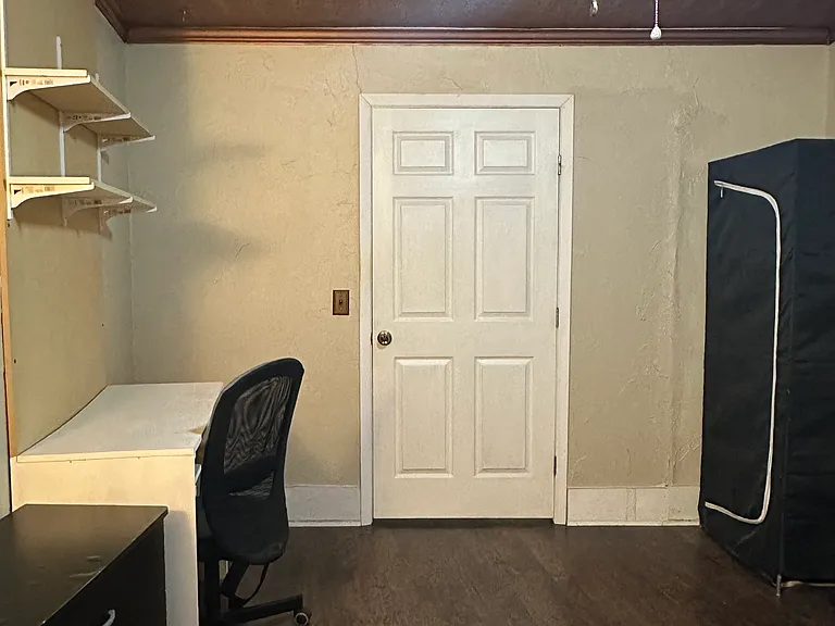 Linda Ln — Photo 8