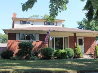 18325 Spring Ct S, Fraser, MI 48026