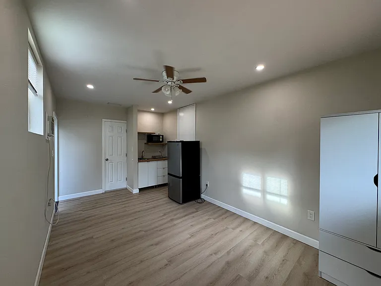 4355 SW 10th St — Photo 1