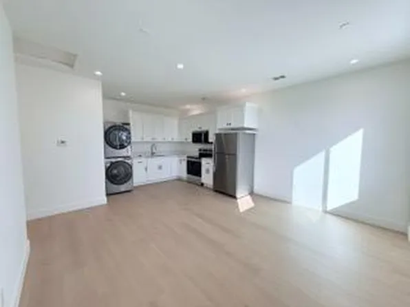 11684 Park Center Dr #B, Mira Loma, CA 91752