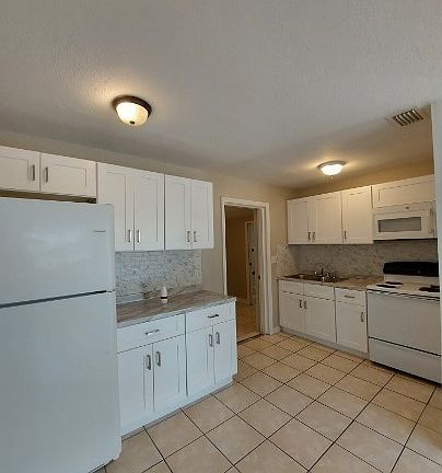5th image of 722 W Cleveland Ln