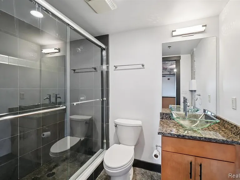 2915 John R St #502 — Photo 15