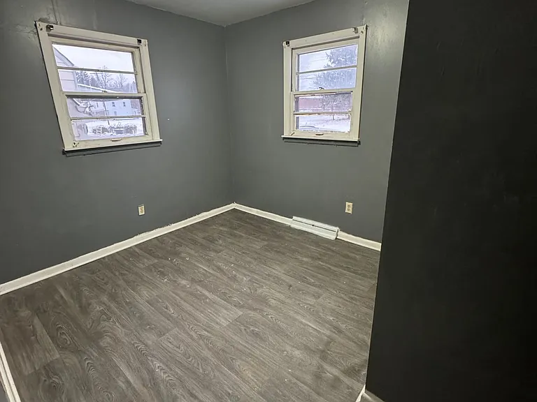 577 E Florida Ave — Photo 14