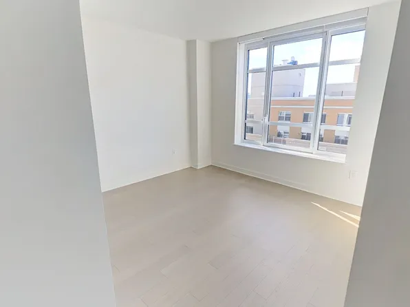 45 Hoyt Street image 7 of 11