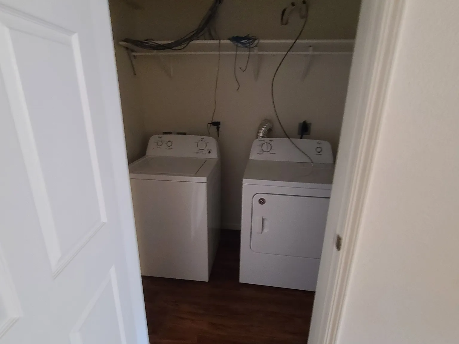 4 bed, $2,100 — Photo 1
