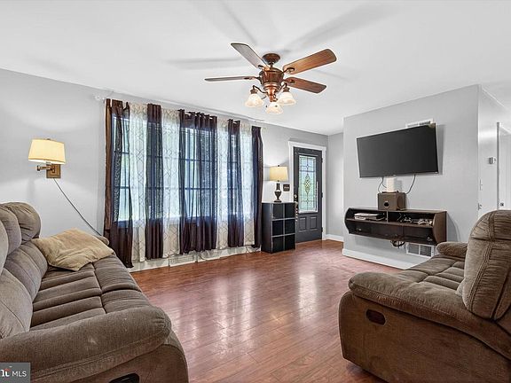 5th image of 207 Forge Hill Rd