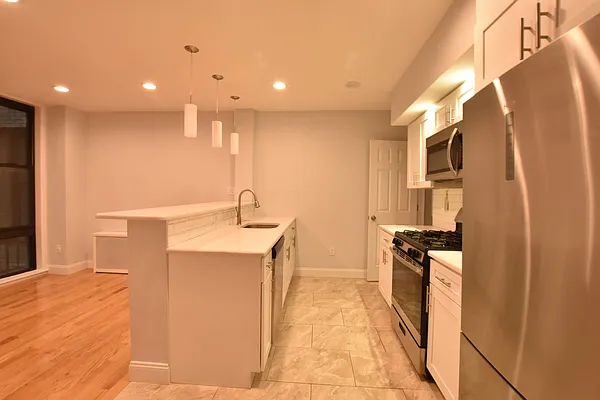 Rented by Clove Realty LLC | media 6