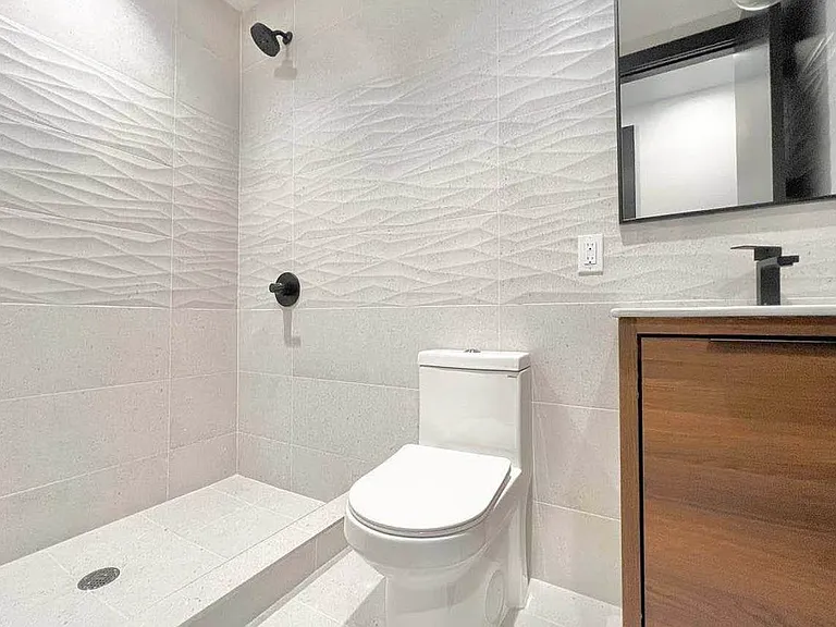 304 Water St #1B — Photo 8
