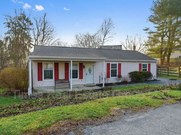 136 Brookfield Ct, Downingtown, PA 19335