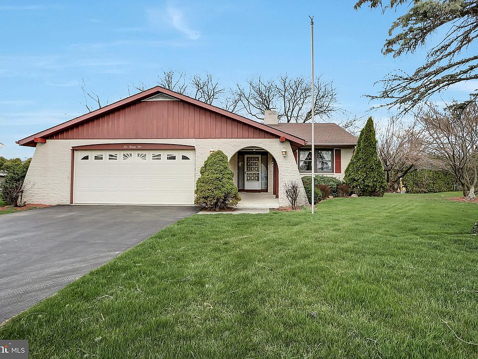 1025 E Cherry St, Palmyra, PA 17078 Zillow