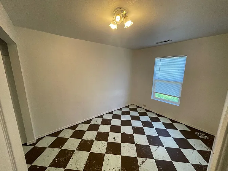 313 E Lowell St — Photo 14