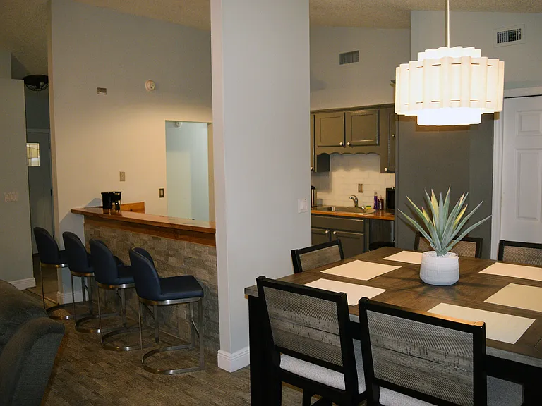 Quail Hollow Ave — Photo 11