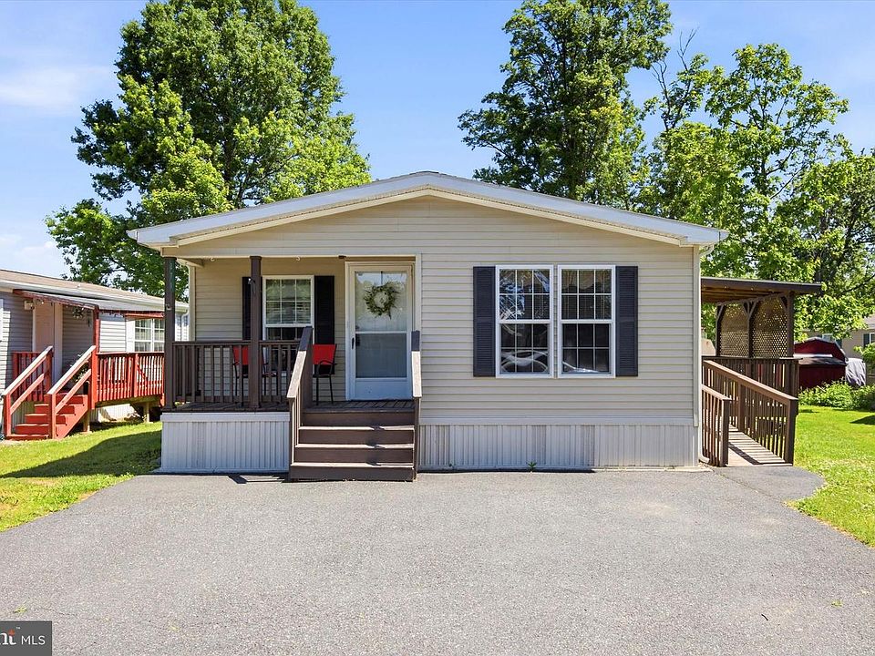 1st image of 271 Dogwood Dr